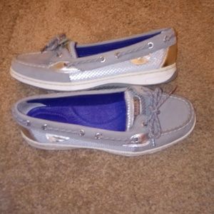 Sperry tennis shoes